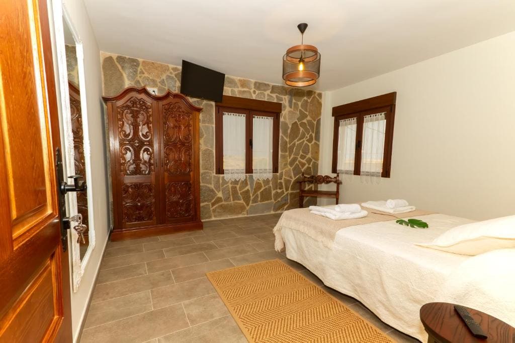Casa Rural LA BRETONA - View 2
