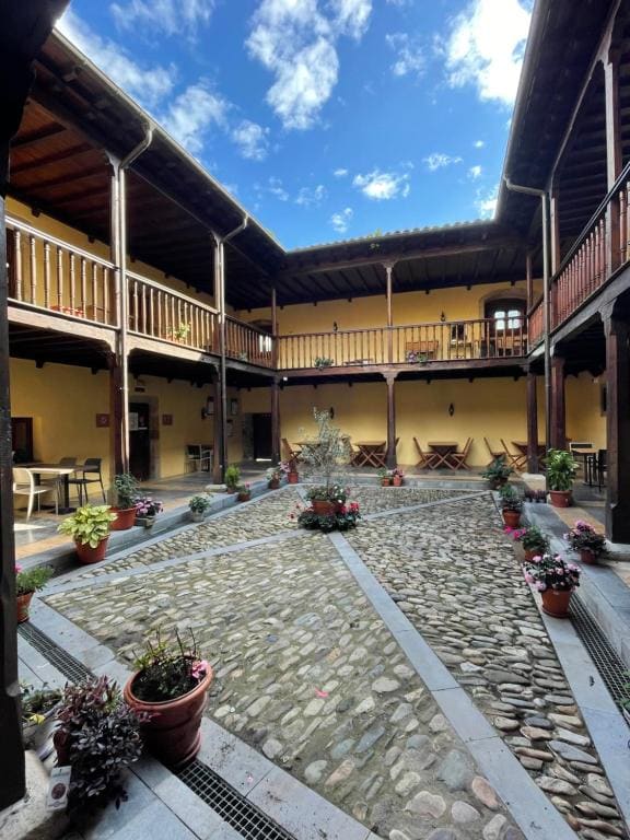 Hotel Castillo Valdés Salas - View 3