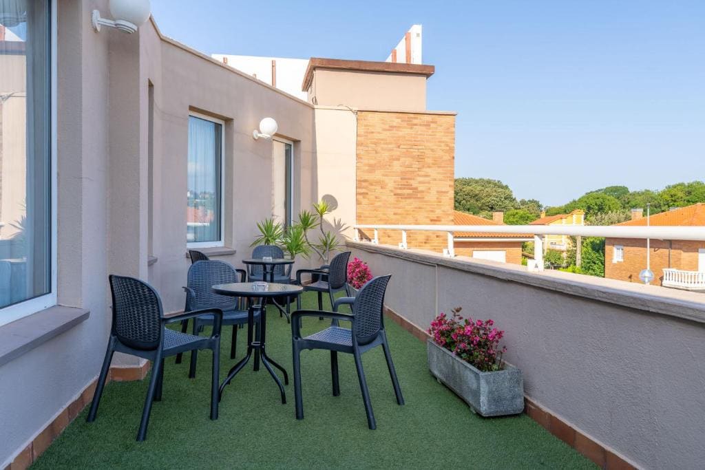 Chateau La Roca - View 5