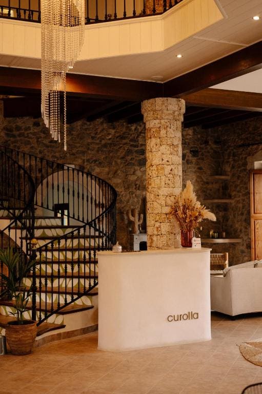 Curolla Petit Hotel - Main view