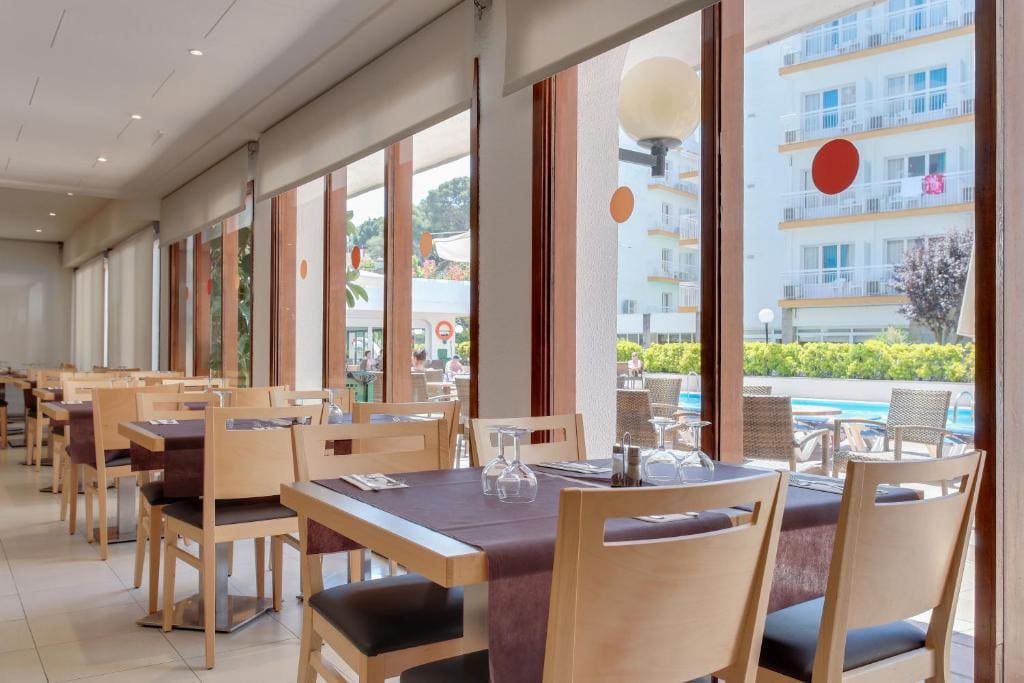 Hotel Garbi Park & AquaSplash - View 3