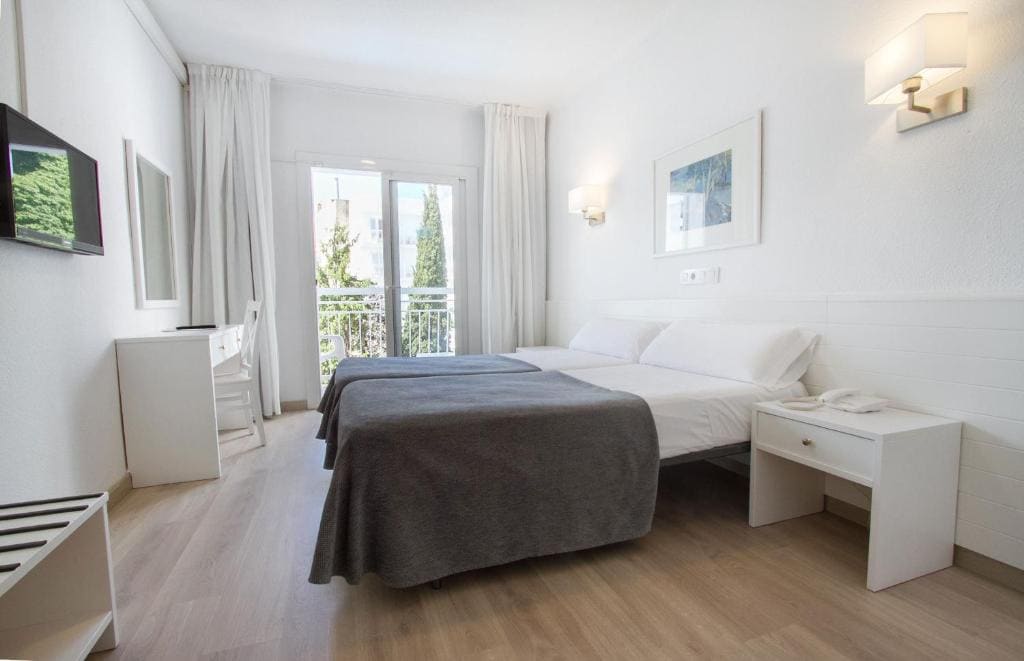 Hotel Garbi Park & AquaSplash - View 2