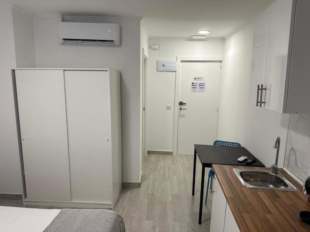 Apartamentos Benalua Alicante - Parking - View 3