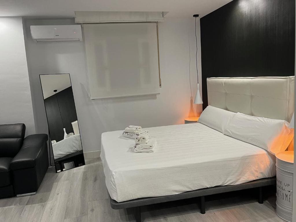 H. Pelayo Autocheck-In Suites con Jacuzzi - View 6