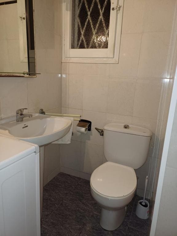 Habitación individual con baño compartido - View 3