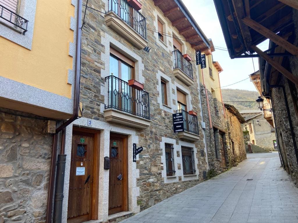 Hostal El Horno - Main view