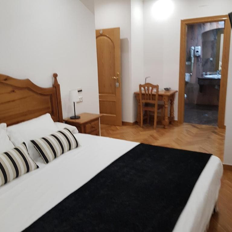 Hostal La Parada - View 3