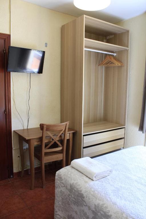 Hostal La Romànica - View 2