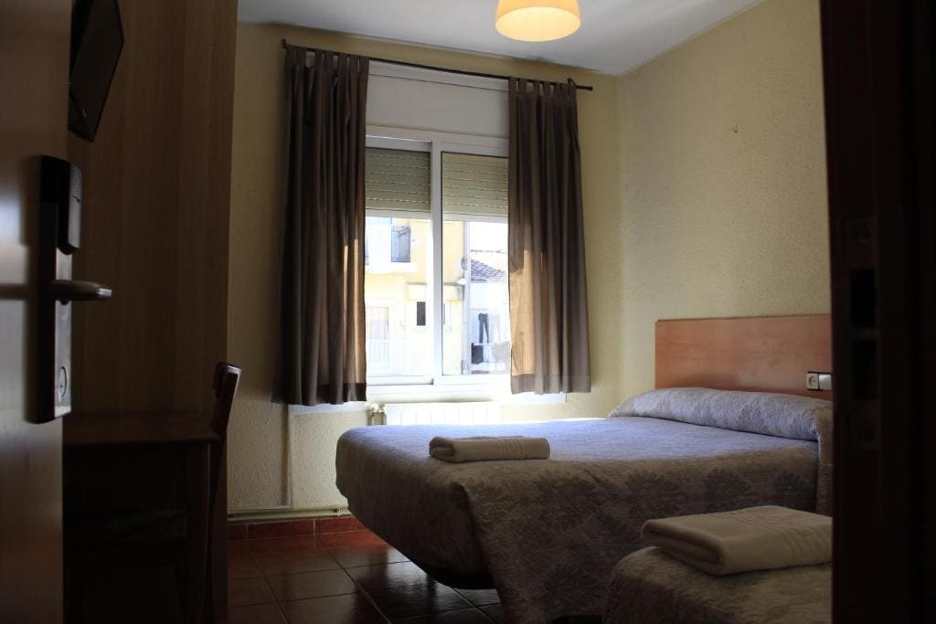 Hostal La Romànica - Main view