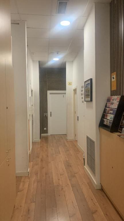 Hostal Live Natura Barcelona - Foto 2