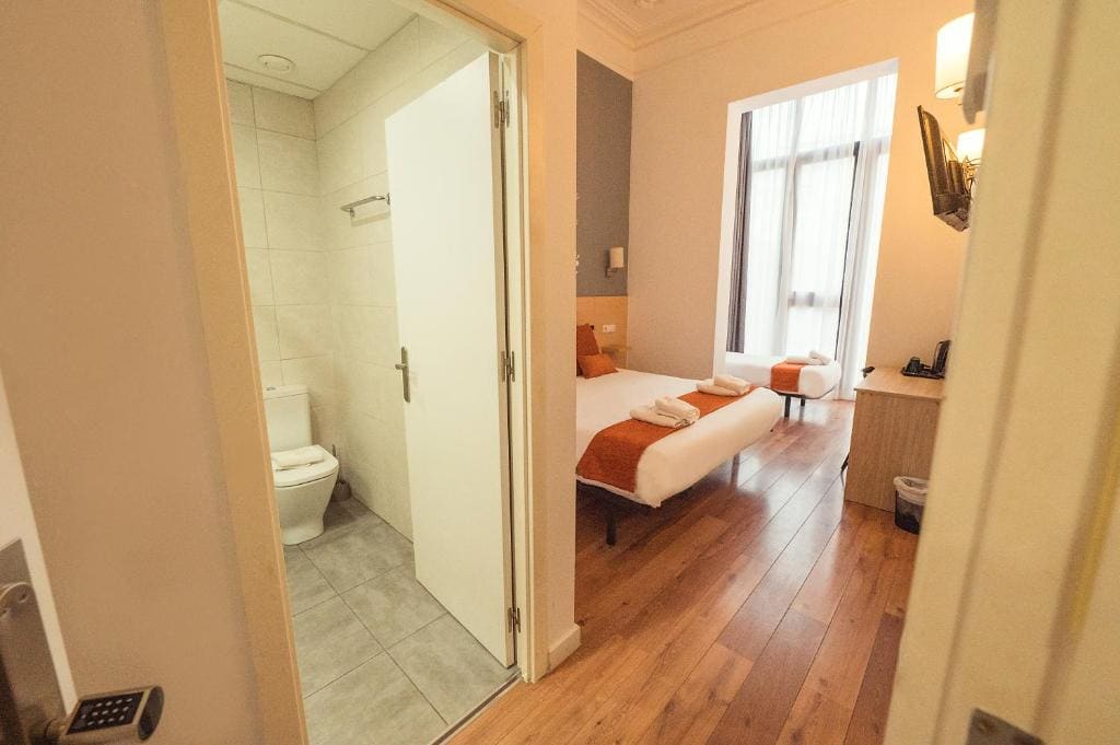 Hostal Live Natura Barcelona - Foto 3