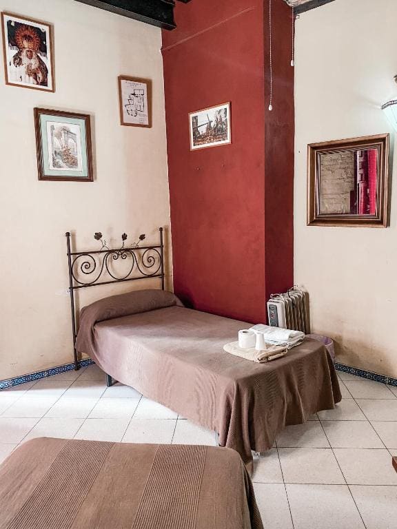 PENSION VERGARA , Sevilla — главное фото