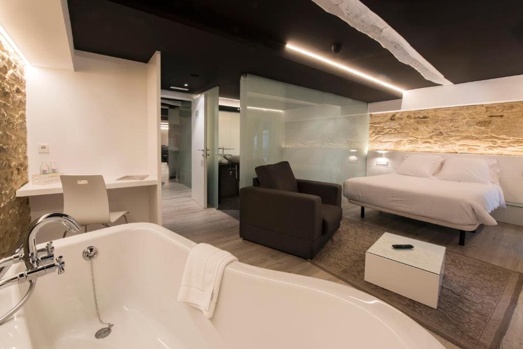 Hotel Montes - View 2