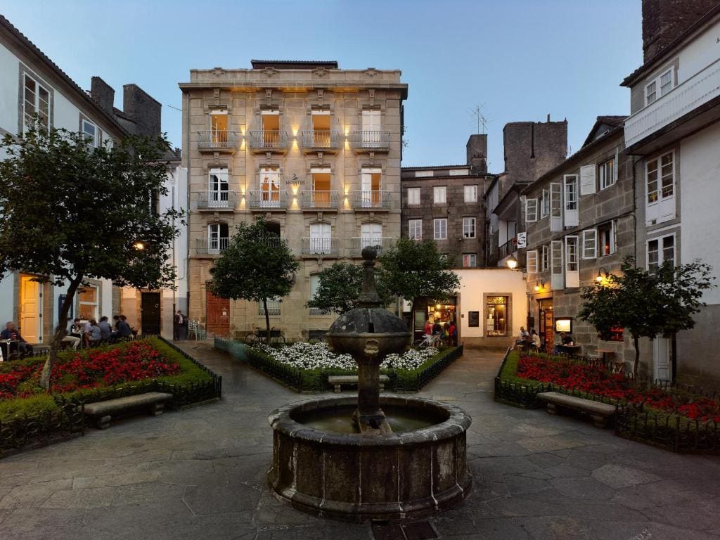 Hotel Montes - Main view