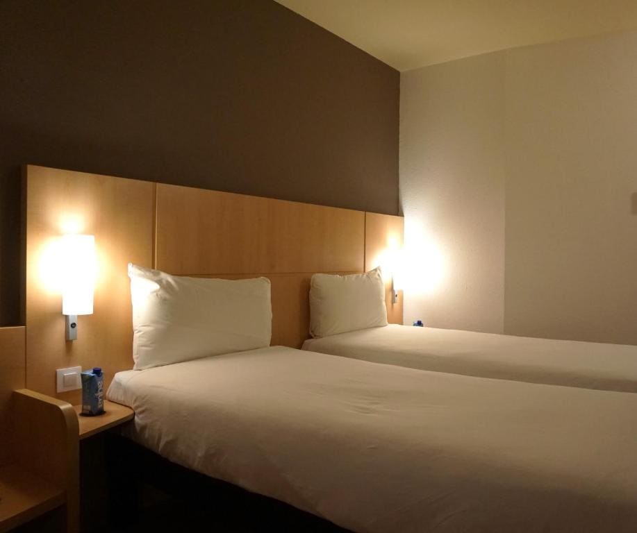 Ibis Girona - View 6