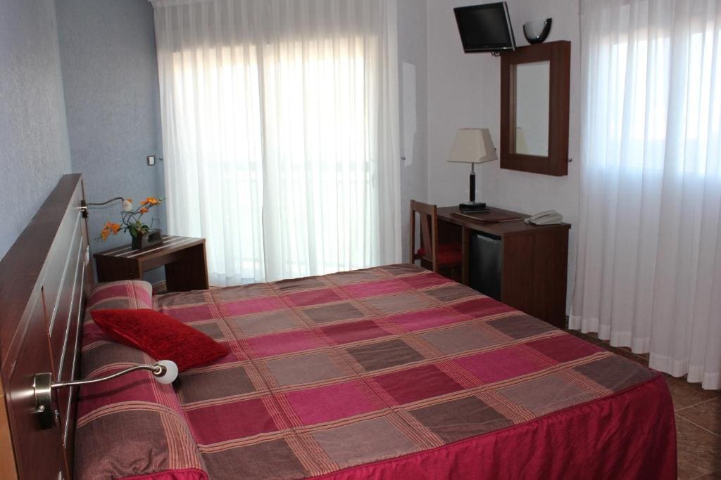 La Familia Gallo Rojo - View 6