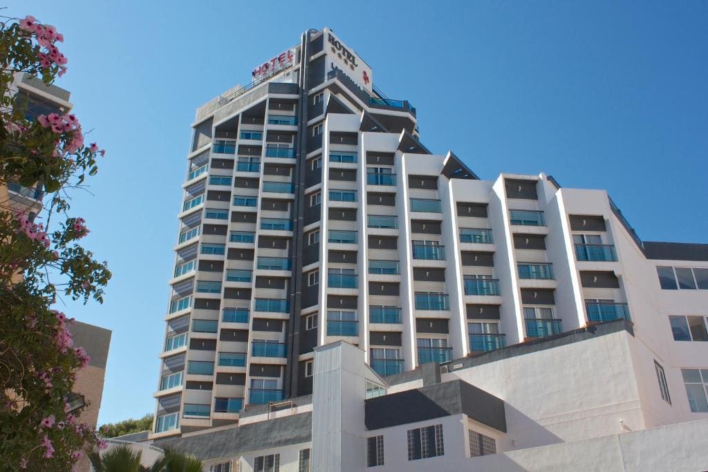La Familia Gallo Rojo - Main view
