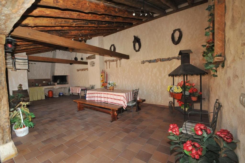 La Fuente del Poval - View 2