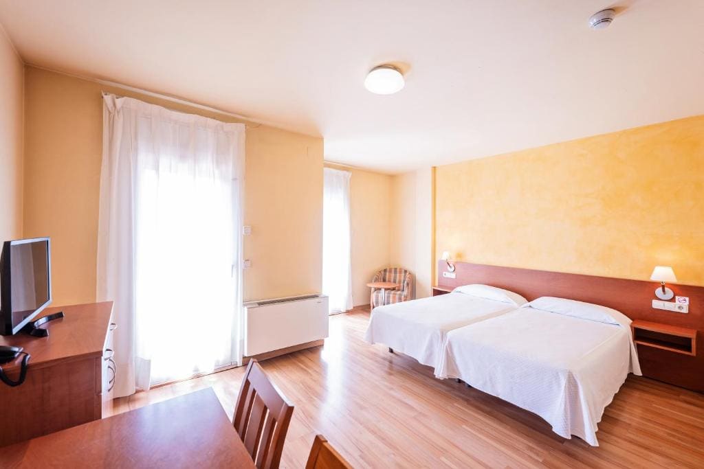 Hotel La Perla D'Olot - View 2
