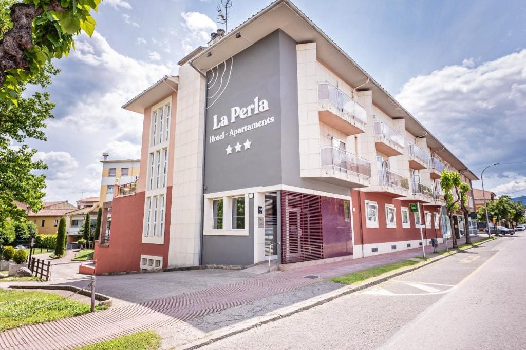 Hotel La Perla D'Olot - Main view