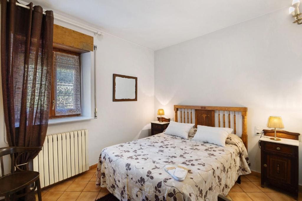 Les Corts De Biosca - View 3