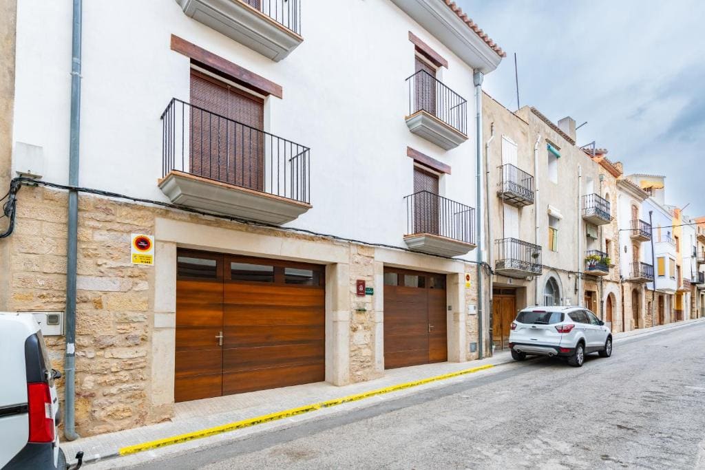 Les Oliveres Mil·lenaries I - Main view