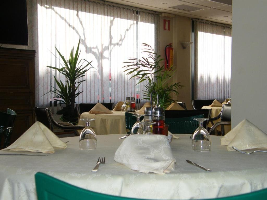 Hotel Magallón - Main view