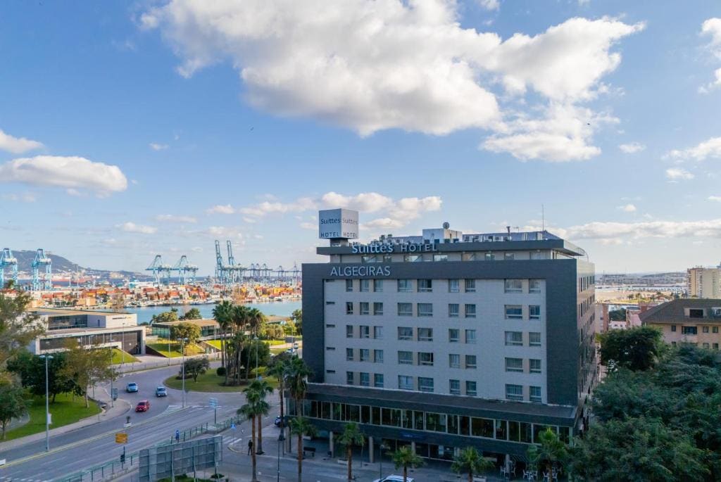 Suittes Hotel - Main view