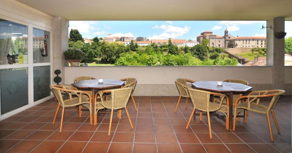 Hotel Parking Miradoiro de Belvís - View 3