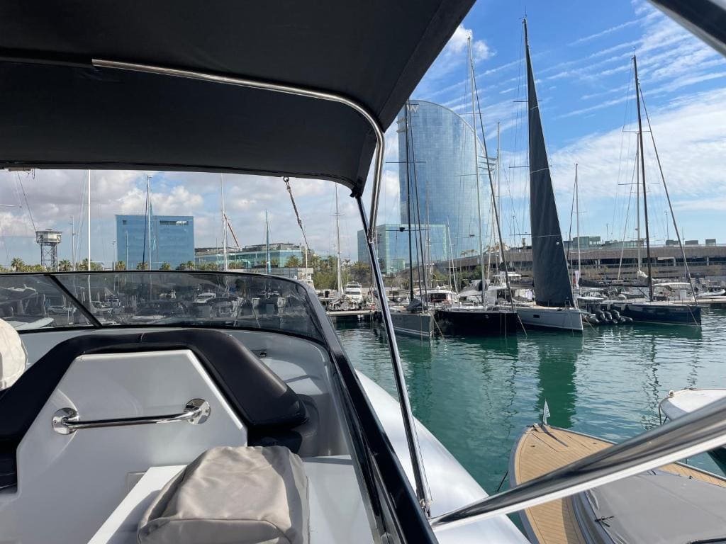 MotorYacht 21 avec équipage - View 5