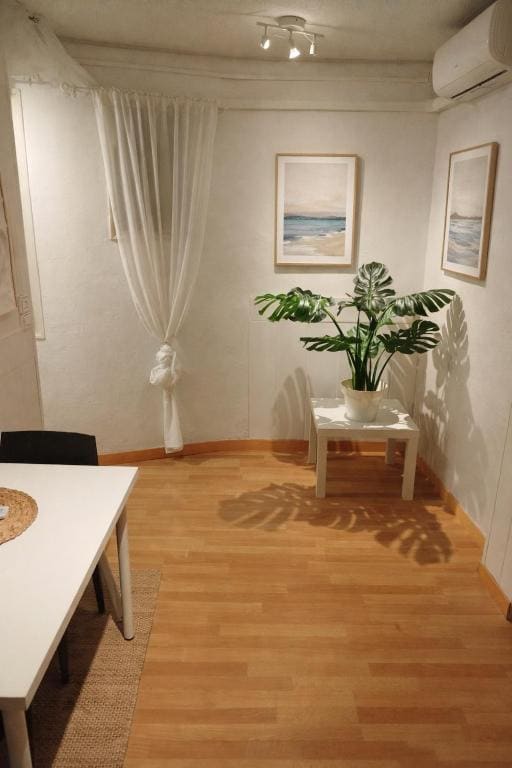 Double Interior Room Center City — Ansicht 6