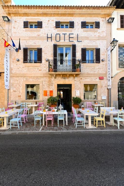Stadthotel Santanyi - Main view