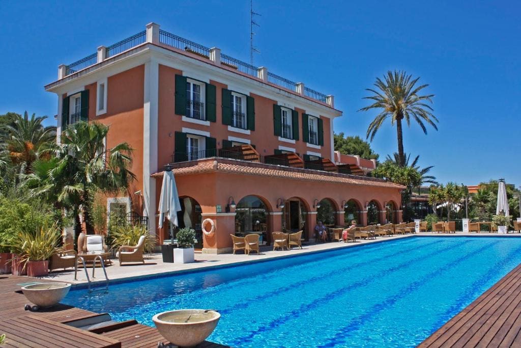 Hotel MR Les Rotes - Main view