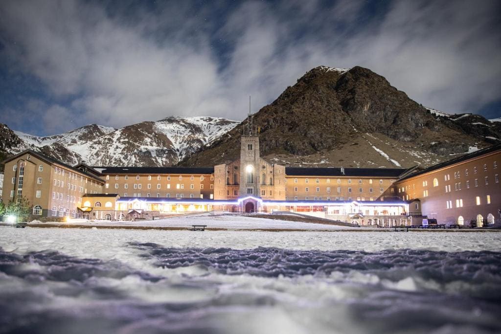 Hotel Vall de Núria - Main view