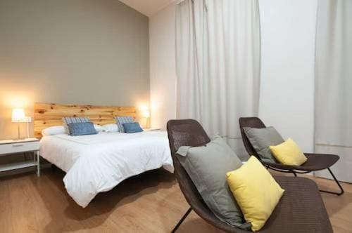 Triana 103 Rooms & Suites - View 2