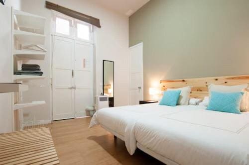 Triana 103 Rooms & Suites - View 5