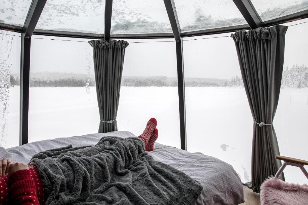 AuroraHut, Overwater Hut - View 5