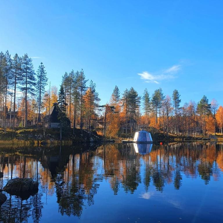 AuroraHut, Overwater Hut - View 4