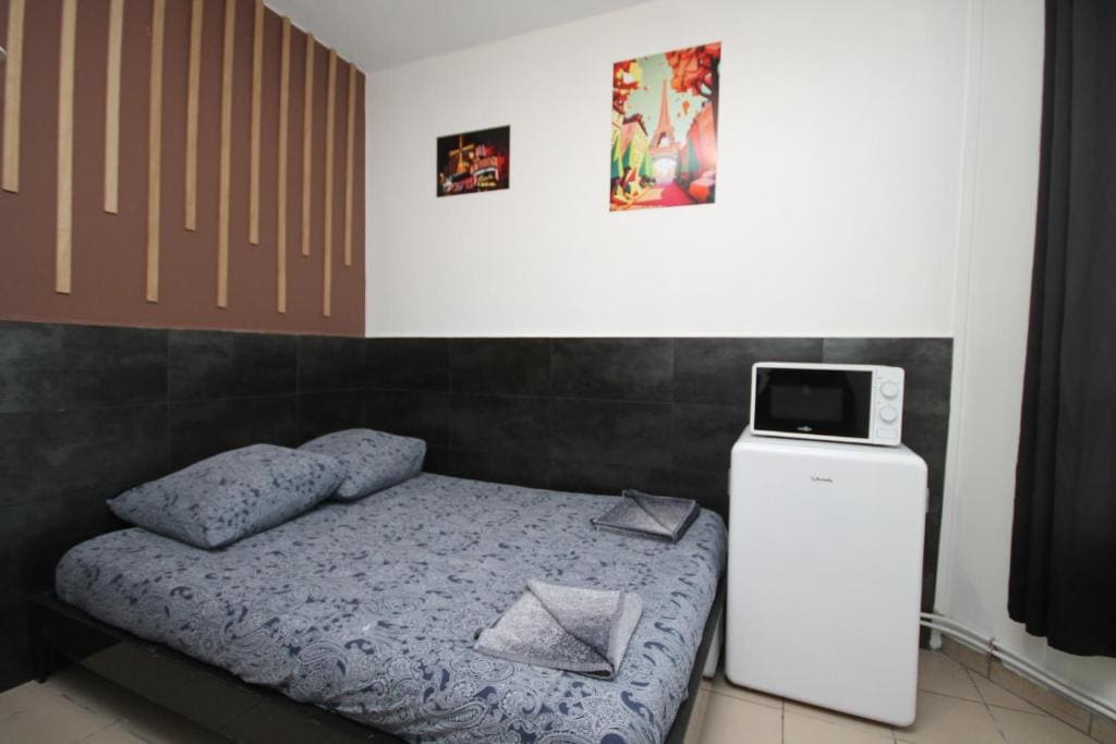 09 - Chambre proche Paris et Transports avec TV WIFI - View 7