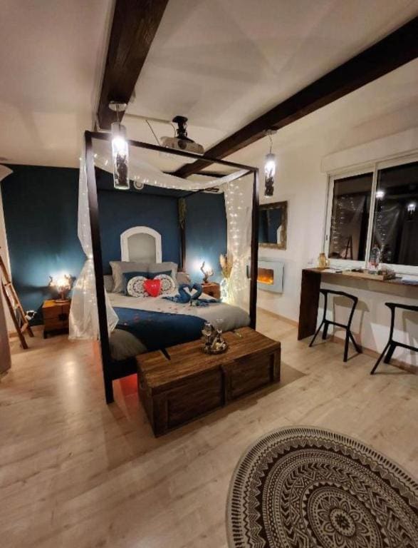 A l'Orée des pins - Gite & Spa 30m2 - Cinema, Romantique - View 7