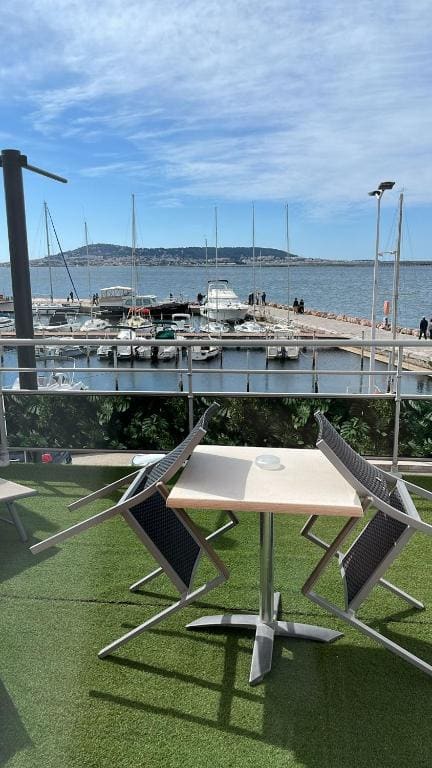 A La Voile Blanche - View 6
