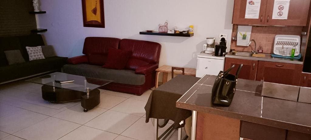 appartement 2 chambres fonctionnel a faire 2 pas du metro - View 2