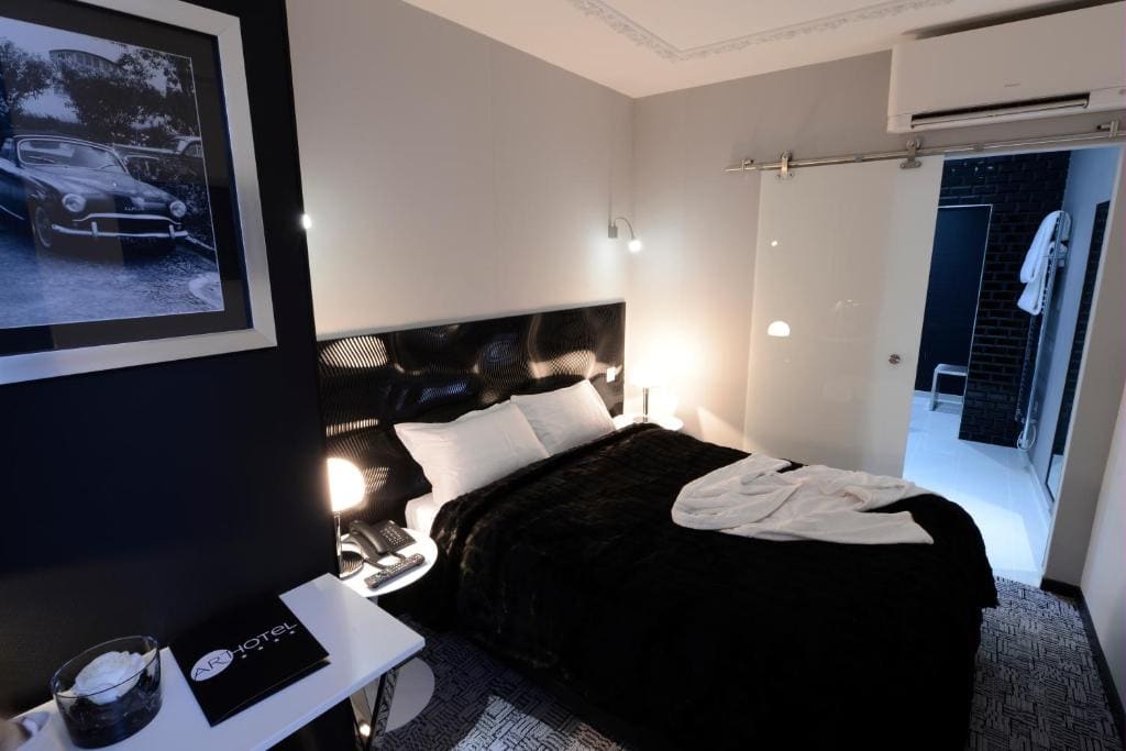 Art Hotel - View 2