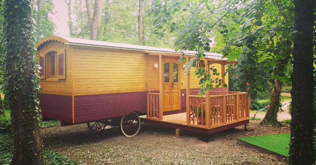 Chambres d'hôtes et Roulotte Au Bonheur Du Parc - عرض 7