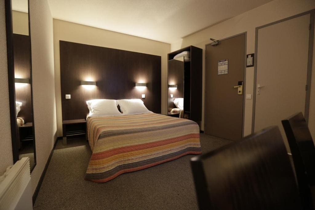 Hôtel Au Petit Caporal - View 2