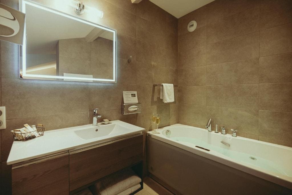 Auberge de Clochemerle - Spa & Restaurant - Foto 4