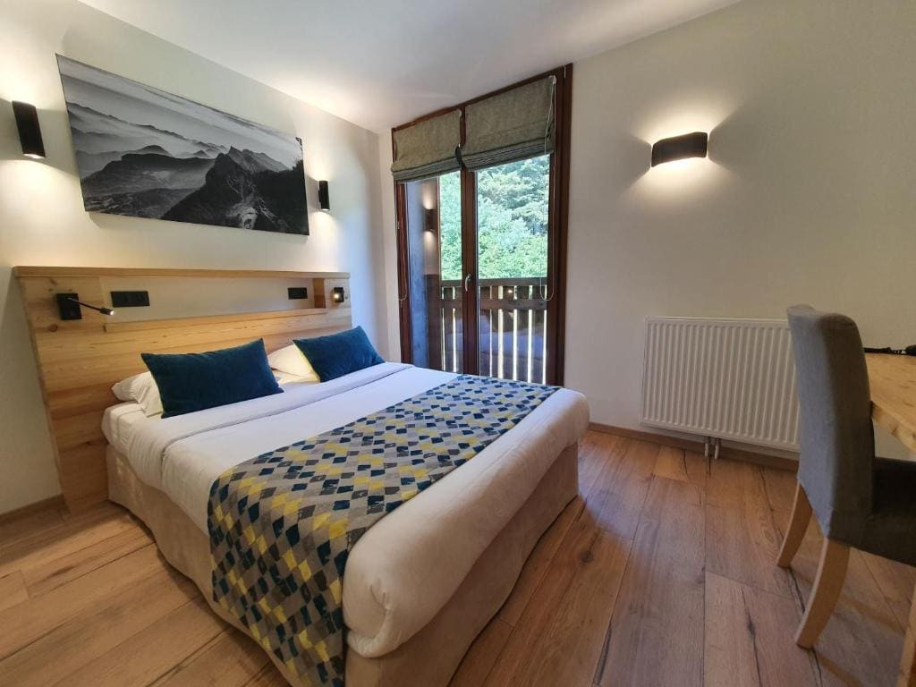 Auberge De La Croix Perrin - View 2