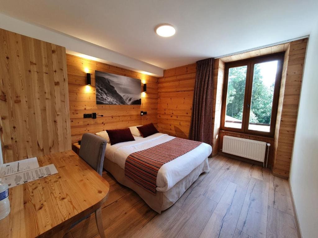 Auberge De La Croix Perrin - View 4