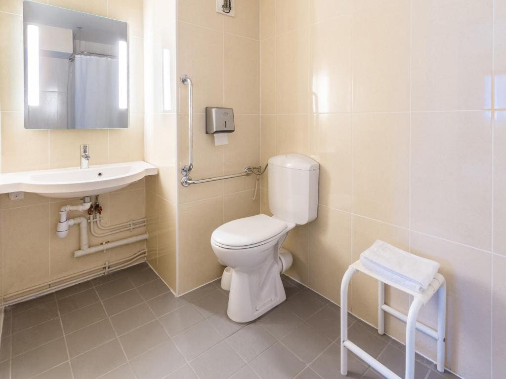 B&B HOTEL Cherbourg - View 3