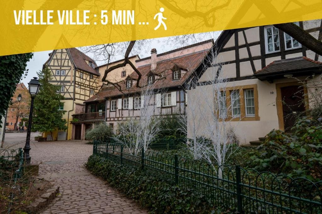 Bretzel Bed Petite Venise Shared Room City Center Wi-Fi - View 5